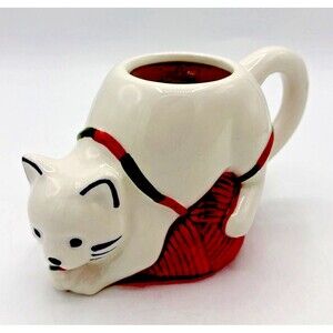 Target Wondershop Holiday Mug 15oz Figural Cat with Yarn Holiday Winter 2022